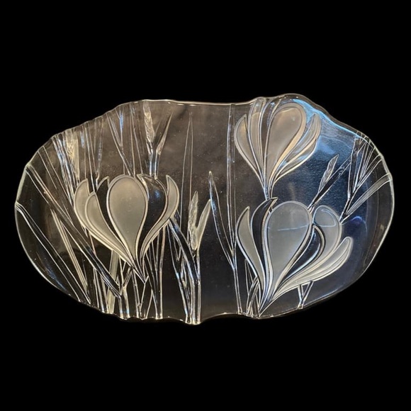 Vintage 1980’s MIKASA Crystal “SPRING CROCUS” 3-D Floral Oval Platter - Picture 2 of 4